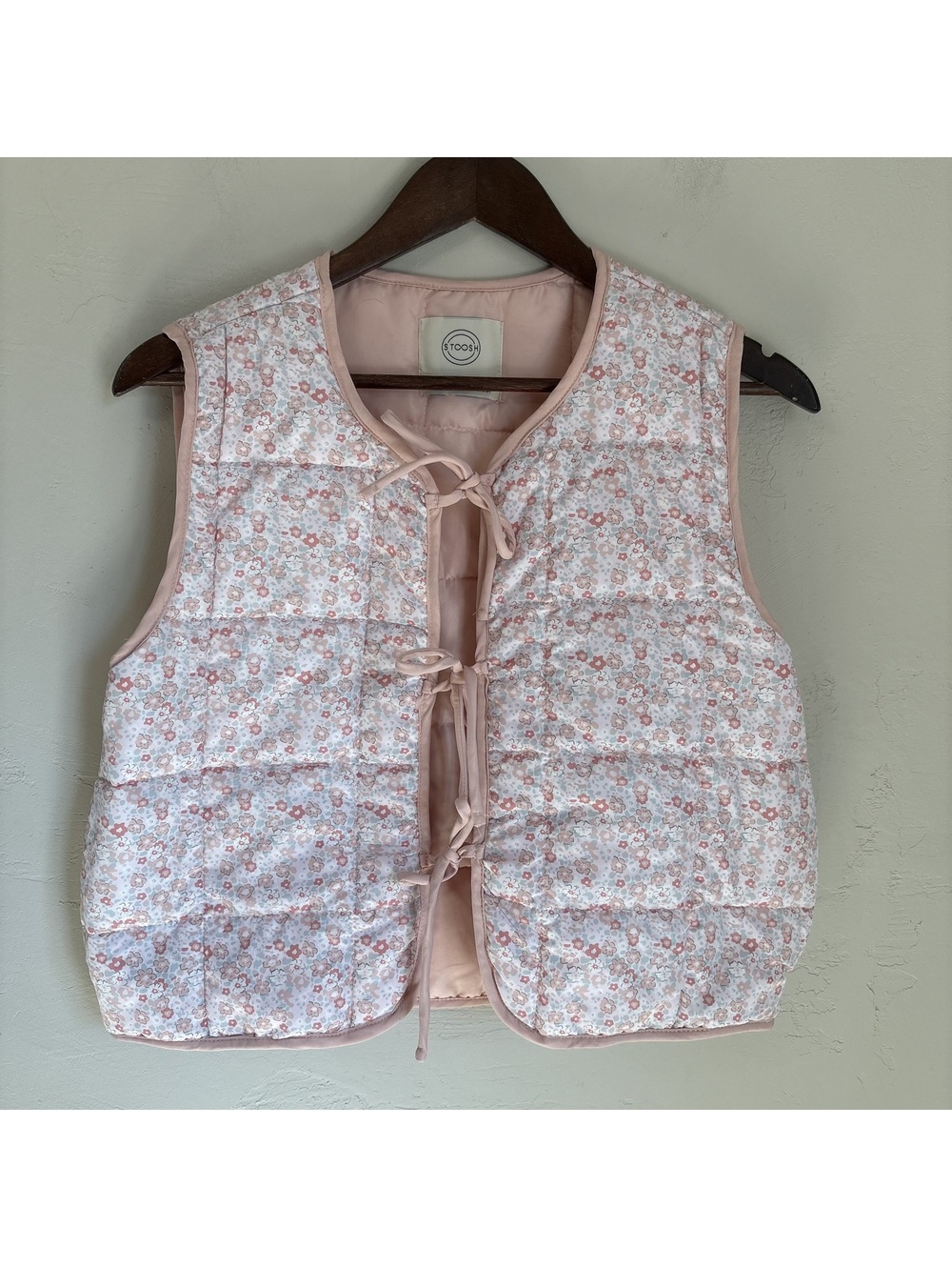 Stoosh Womens Small Pink Floral Quilted Vest Front  Bow Lightweight Jacket EUC